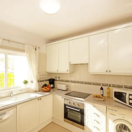 Townhouse Moreton Oasis Getaway